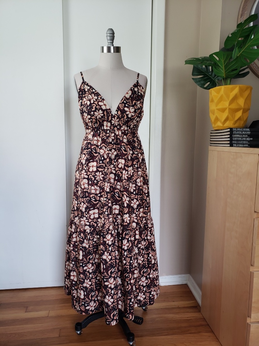 Sunkissed Midi Dress Size Medium NEW!